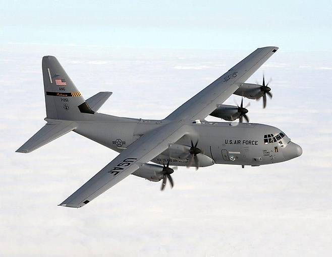 미 공군기 C-130J 슈퍼 허큘리스 [위키피디아 자료사진]