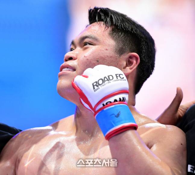 오일학이 박정교에게 승리한 후 기뻐하고 있다. 이주상기자 rainbow@sportsseoul.com