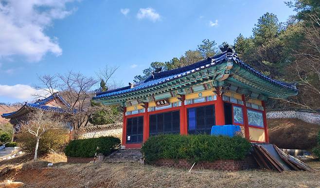 화순 신안주씨 동원사. 주자묘 내에 주잠, 주여경, 주열, 주인장, 주인원, 주인환을 추모하는 사당 회덕사가 있던 자리에 건립한 사당. [남도일보]