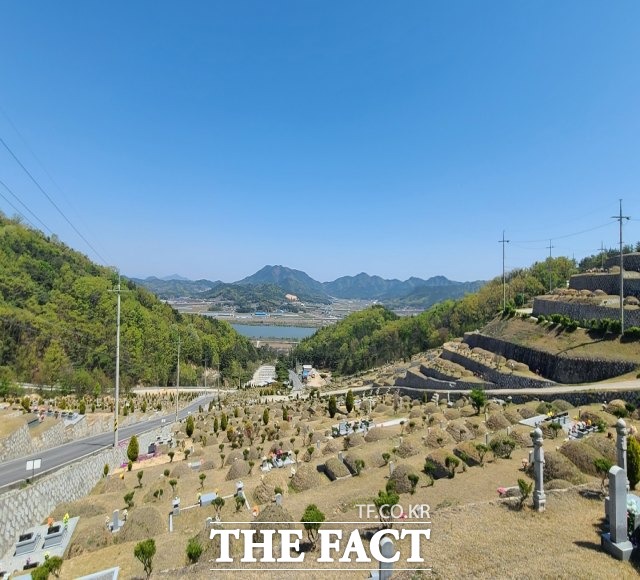 구미시 선산묘원공원 전경/구미=김서업 기자