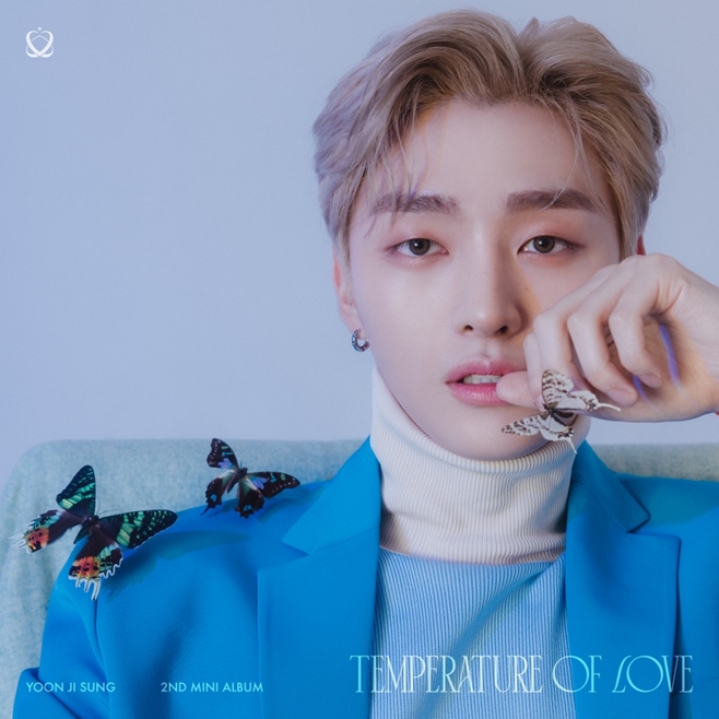 Singer Yoon Ji-sungs New Album Online cover Image has been released.Yoon Ji-sung posted an online cover image of his second mini album Temperature of Love on the official SNS at 12 am on the 14th.In the open photo, Yoon Ji-sung stares at the camera with dreamy eyes and creates a calm and chic atmosphere.In addition, the butterfly placed on the shoulder and hand of the Yoon Ji-sung adds a mysterious aura, capturing the attention.Yoon Ji-sungs New album Temperature of Love is an album that writes down what can happen in the process of love and contains feelings of various forms of love.The title song LOVE SONG (Love Song), On the excuse of the night, Constant Counseling, SUNDAY MOON and I hope youre okay were expressed at various temperatures of Yoon Ji-sung.It will be released on various online music sites at 6 pm on the 15th.