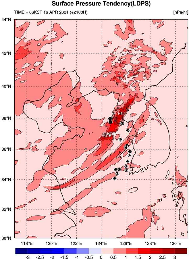 내일(16일) 오전 6시 기압 변화 경향. 짙은 붉은색으로 표시된 백령도 부근에서 시간당 3hPa 안팎의 기압 하강이 발생할 것으로 예측됐다.(자료 : 기상청)
