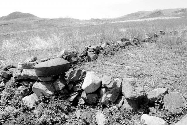 한-러 국경지역에 남아 있는 조선시대 마을의 흔적. 러시아 학자들은 군사 요충지인 수류봉을 조사하는 과정에서 군데군데 남아 있던 조선인 마을터를 찾아냈다. 사진 출처 니키틴 박사 자료