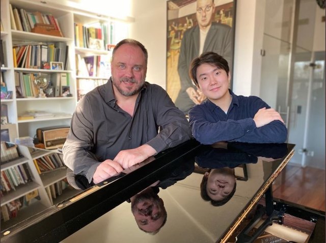 Baritone Matthias Goerne (left) and pianist Cho Sung-jin (Universal Music)