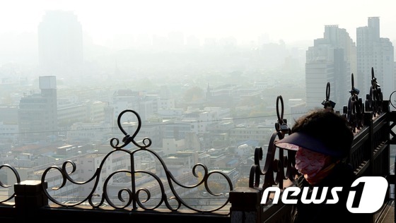 미세먼지 덮인 청주 전경(사진은 기사 내용과 무관함) / 뉴스1 © News1