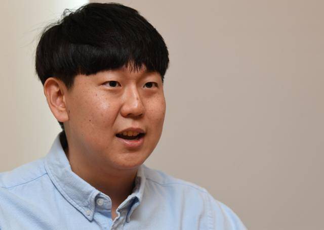 이용재 매스프레소 공동대표가 콴다 앱의 학습 잠금 기능을 설명하고 있다. 콴다 앱을 실행하는 동안 게임이나 다른 앱을 이용할 수 없다. 그래서 부모들이 콴다 앱을 좋아한다는 전언이다. 고영권 기자