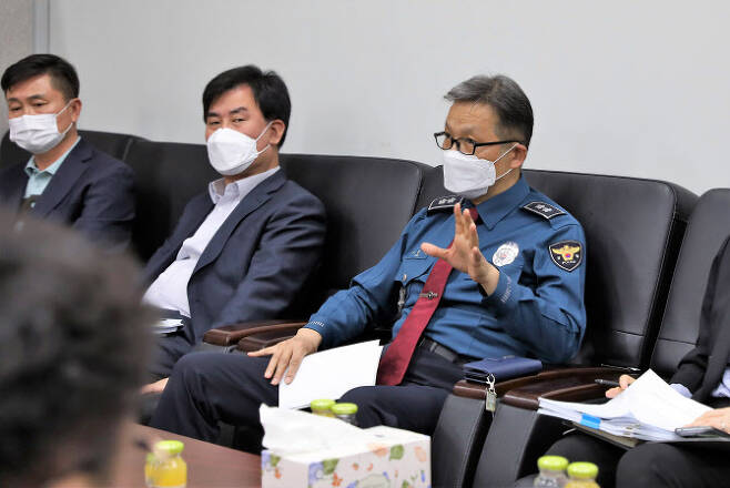 22일 열린 기자간담회에 참석한 우종수 청장이 부동산투기사범에 대한 수사상황을 설명하고 있다.(사진=경기북부경찰청 제공)