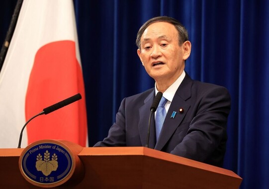 스가 요시히데 일본 총리가 지난 1월4일 새해 기자회견에 참석한 모습. 도쿄/AFP 연합뉴스