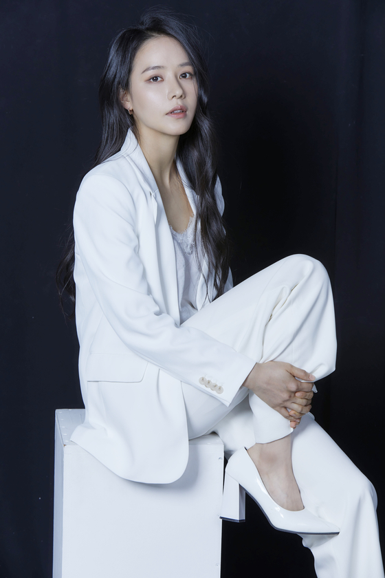 Ahn was a gymnast for 10 years and majored the sport in college, until she decided to become an actor. [FINECUT ENTERTAINMENT]