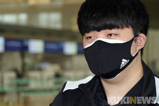 2021 MSI에 출전하는 담원 기아 '캐니언' 김건부가 23일 오전 인천국제공항에서 출국을 앞두고 인터뷰를 하고 있다. 2021.04.23. 박효상 기자