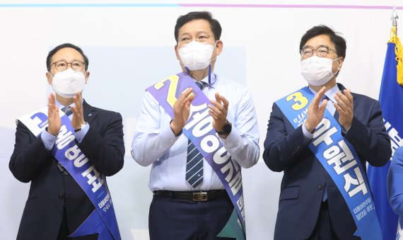 홍영표(왼쪽부터), 송영길, 우원식 당대표 후보. 사진=뉴스1