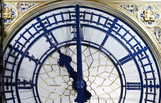 영국 런던의 명물인 빅벤 시계탑이 지난달 31일 브렉시트(Brexit) 전환기간 만료 시각인 오후 11시(그리니치표준시·GMT)를 가리키고 있다. [이미지출처=연합뉴스]
