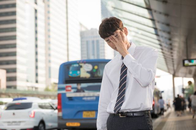 평소 멀미가 심하다면 차나 버스 타기 30분~1시간 전에 미리 멀미약을 복용하는 게 좋고 앞좌석에 앉는 게 도움이 된다./사진=클립아트코리아