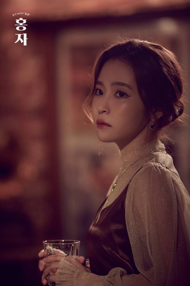 가수 홍자 /사진 = 미스틱스토리 제공