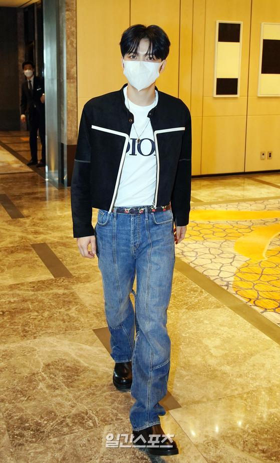 Singer Jaejoong (JYJ) has a photo time attending the production presentation of Lifetime Travel Buddies 2: Together at the Four Seasons Hotel in Seoul Gwanghwamun on the afternoon of the 29th.
