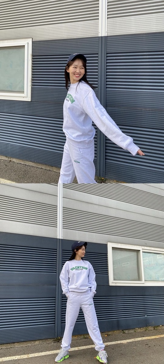 Actor Jin Ki-joo showed off his lovely charm in everyday life.Jin Ki-joo posted two photos on his Instagram on the 29th without any writing.In the open photo, Jin Ki-joo showed a clear national treasure-class eye-catching look, and even though it was a comfortable training suit, it caught the eye with a perfect ratio.The netizens who saw this responded such as Smile is so beautiful, My sister is pretty, everyone knows everything in the world and What will I really do?On the other hand, Jin Ki-joo played the role of Lee Kwang-in in KBS2 weekend drama Oh! Samgwang Villa!Photo Jin Ki-joo SNS