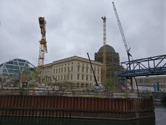 복원 공사 중인 베를린궁전. [사진 독일연방문서보관소, 젤리거]