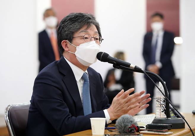 유승민 국민의힘 전 의원이 지난달 30일 오후 대구시당에서 기자간담회를 하고 있다. [연합]