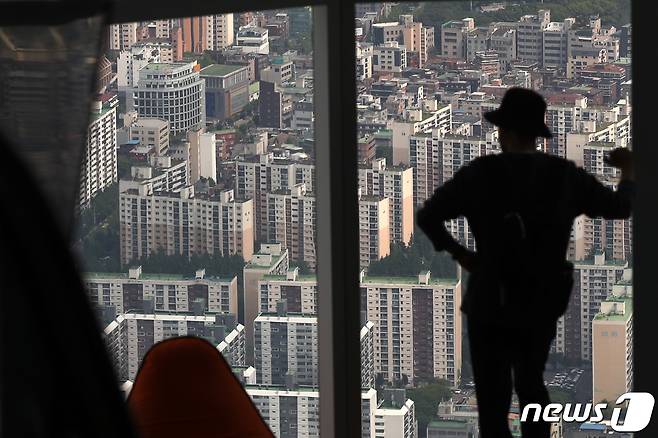 롯데월드타워 서울스카이에서 바라본 일대 아파트 단지 모습. /뉴스1 © News1