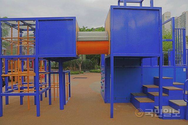 통합놀이터 연결 통로.