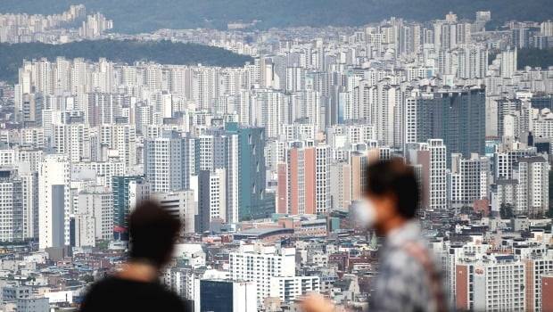 서울 남산타워에서 바라본 아파트 밀집지역 전경. /뉴스1