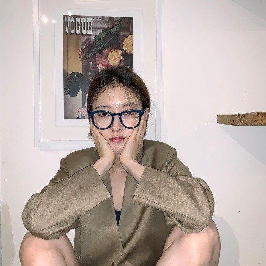 On the 6th, Actor Lee Se-young wrote a photo with his personal instagram, Tonight at 10:30 mbc # Late Night Ghost Talk Should catch the premiere.Lee Se-young in the open photo is staring at the camera wearing a horn glass and posing for calyx.Lee Se-young made his debut in 1997 with SBSs The River of Brothers; he appeared on MBC Dramas Cairos last year.sympathy media
