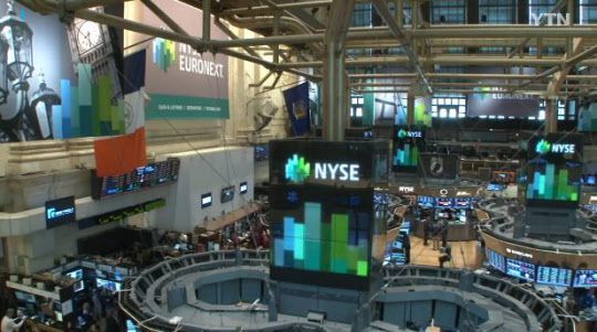 뉴욕증권거래소(NYSE)의 전광판. / YTN뉴스 캡처 화면