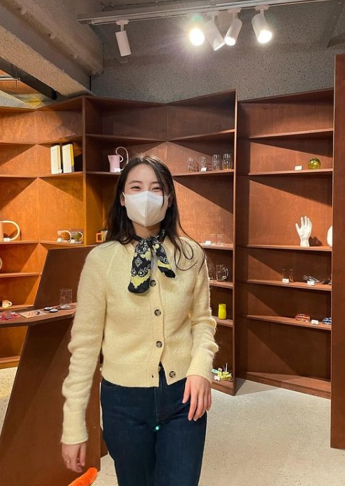 Sohee shared her daily life.On the 6th, Sohee posted several photos on his Instagram.In the open photo, Sohee came out of Walking with Cafe. Sohee made a neat look with a forsythia cardigan and comfortable jeans.In addition, even if you wear a mask, you can not hide your eyes, and you can make your fans feel heartwarming.Meanwhile, Sohee recently appeared in New of TVN single-act drama Drama Stage 2021.New is a black comedy that takes place when an influencer, who is famous for lying as a gold spoon, is kidnapped by a murderer.