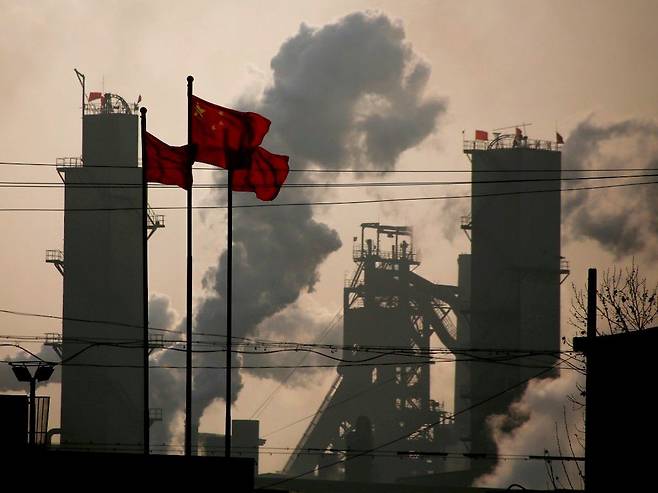 중국의 공장에서 배출되는 온실가스. 중국은 2019년 전 세계 온실가스 배출량의 27%를 차지했다./로이터연합