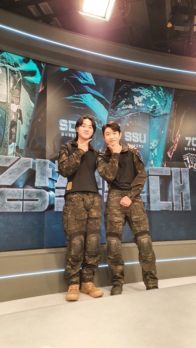 강준 팀원(왼쪽)과 김민수 팀장. 채널A 제공
