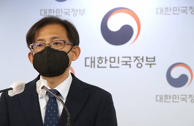 김기선 국민권익위원회 심사보호국장이 11일 정부서울청사 브리핑실에서 국공립대 학생지도비 집행 실태조사 결과 브리핑을 하고 있다. ⓒ연합뉴스