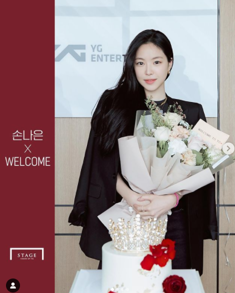 Images of Son Na-eun who entered YG have been released.On the 13th, YG Entertainments official Instagramgram, along with several photos of Son Na-eun posing with bouquets of flowers in a place decorated with welcome cakes and balloons, The recent photo of Son Na-eun, who everyone would have waited!!I will not miss the various aspects of Son Na-eun in the future, he said.YG introduced Son Na-eun with a hashtag called Actor.Fans are Apink Feelings are not and Actor Feelings are Its so beautiful Is it an executive?Style is completely cool , Change the profile photo with this and celebrate Son Na-euns move.Earlier in late April, FlayM Entertainment announced that it had signed a contract with five members of Apink Park Chan-long, Yoon Bo-mi, Jung Eun-ji, Kim Nam-ju and Oh Ha-young, and Son Na-eun agreed with the members not to renew the contract to move toward a new dream after in-depth discussions with the members.In early May, YG Entertainment said, I will spare no effort to support Son Na-eun, who is in an important time to make a new leap as an actor, so that he can fully fulfill his capabilities.iMBC  Photo Capture YGSTAGEInstagram