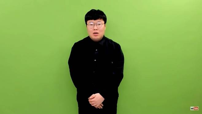 유관순 열사에 대한 부적절한 발언을 사과하고 있는 BJ봉준. 이 영상의 조회수는 12일 현재 150만 건을 넘겼다. / 사진 = 유튜브 갈무리