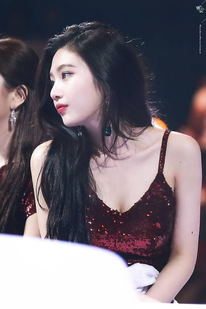 레드벨벳 조이 레전드 하면 절대로 안 빠지는 날 | 커뮤니티