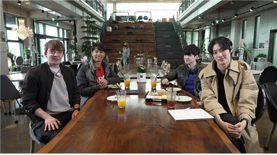 왼쪽 위부터 시계방향으로 닉, 수잔, 로빈, 타쿠야(사진=팬투)