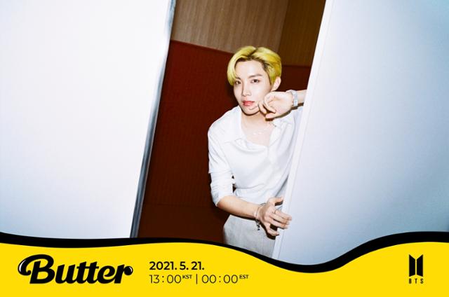 방탄소년단 제이홉이 14일 공식 SNS를 통해 새 디지털 싱글 'Butter'의 멤버별 티저 포토를 공개했다. 빅히트 뮤직 제공