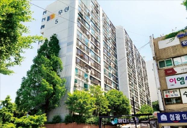 지난 10일 예비안전진단을 통과한 서울 마포구 도화동 도화우성 아파트.  /하헌형 기자