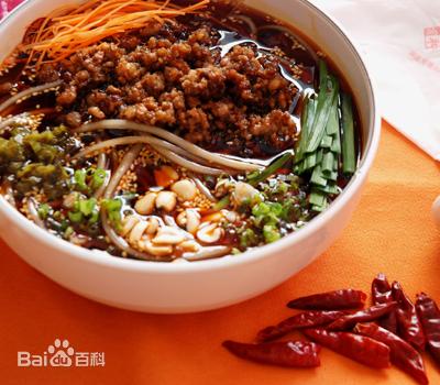 쓰촨성 충칭의 대표 음식 쏸라펀은 삼국지 세 영웅의 도원결의에서 비롯됐다. 바이두백과