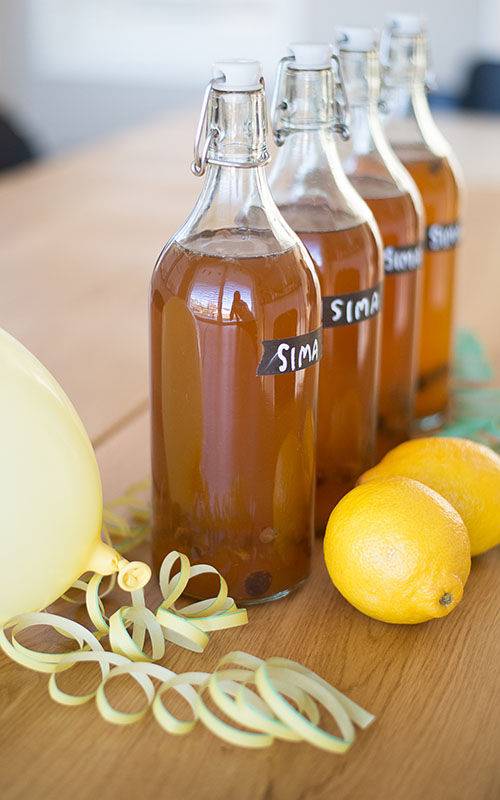 수제 시마, 건포도가 밑에 있는 것으로 보아 만든지 오래 되지 않은 것 같다. (사진은 eevi_alanissi_flick)