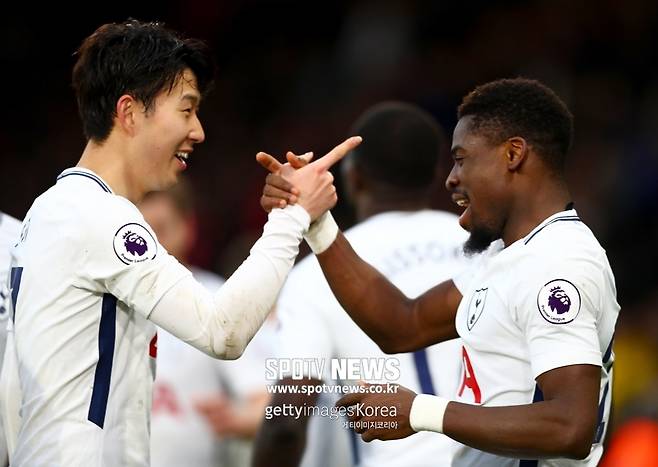 ▲ 세르주 오리에(오른쪽)는 손흥민의 절친한 동료 중 한 명이었다. 2018년 본머스와 경기에서 오리에의 골에 함께 세리머니하고 있다.