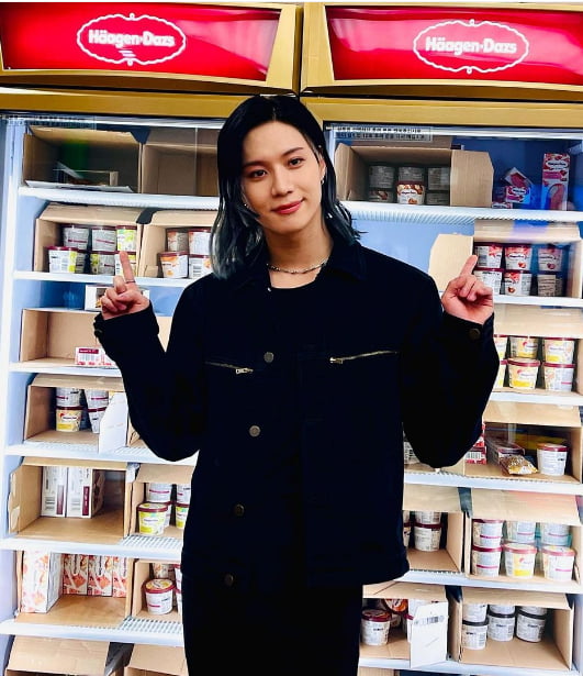 Lee Tae-min of SHINee showed unstoppable Ice cream loveLee Tae-min posted a picture on her social media on Thursday with an emoticon that she said Ice cream and delicious.Lee Tae-min in the picture poses in front of Hagendaj Ice cream.Lee Tae-min continues his active career before the military Enlisted.His third mini album Advice will be released at 6 pm on the 18th at various music sites such as Flo, Melon, Genie, iTunes, Apple Music, Sporty Pie, QQ Music, Cougu Music, Cougar Music, and 5 songs including Advice.Lee Tae-min is Enlisted as Active Duty on 31 May; to serve as a military band.a fairy tale that children and adults hear togetherstar behind photoℑat the same time as the latest issue