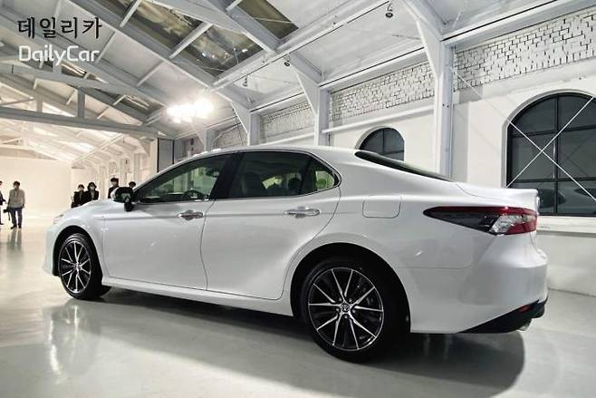 토요타, 2022년형 뉴 캠리 </figcation>