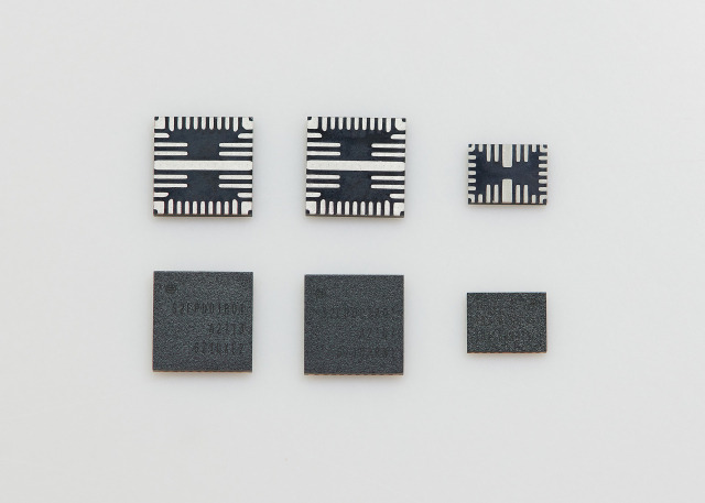 삼성전자가 17일 최신 DDR 5 D램 모듈의 성능을 극대화하면서도 전력 사용량을 최소화하는 전력관리반도체 3종을 선보였다./사진 제공=삼성전자