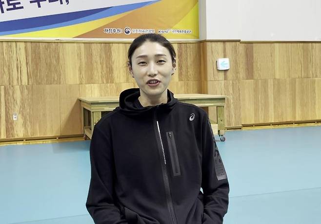 인터뷰하는 김연경 여자배구 대표팀 주장 김연경이 19일 대한민국배구협회를 통해 공개된 인터뷰에서 2021 발리볼네이션스리그(VNL) 준비 과정을 설명하고 있다. 2021.5.19 [대한민국배구협회 제공. 재판매 및 DB 금지] photo@yna.co.kr