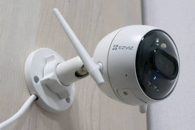 IP67 등급 방수를 지원해 외부에 설치해도 비바람으로부터 안전하다. 출처=IT동아