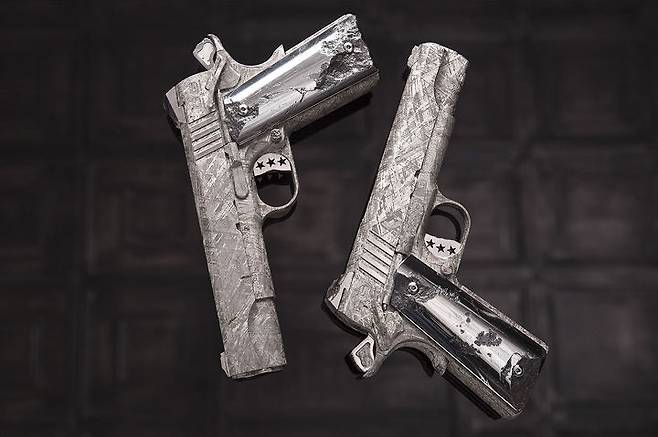 출처: CABOT GUNS