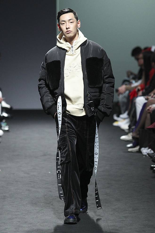 출처: 자렛 17FW