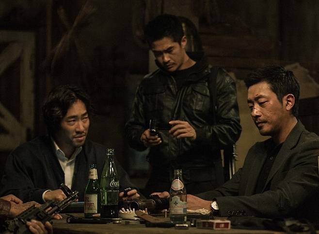 출처: 영화 ‘베를린’ 스틸컷