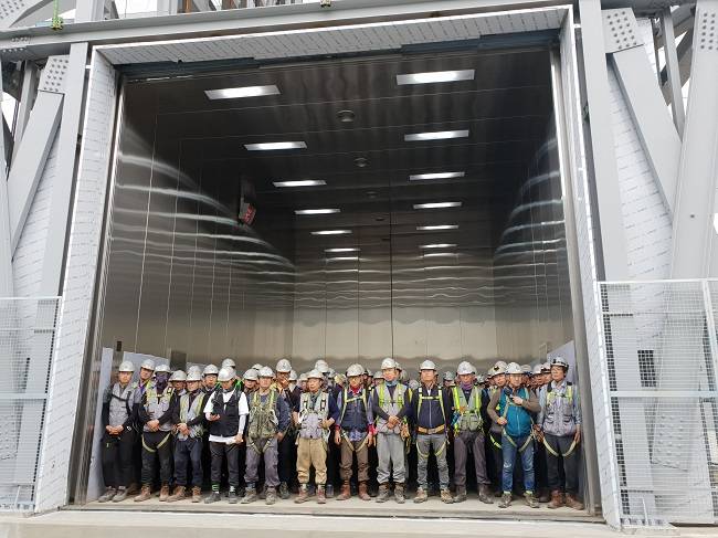 경기도 파주에 위치한 LG디스플레이 공장에 장착된 골리앗엘리베이터. /사진 제공=송산특수엘리베이터