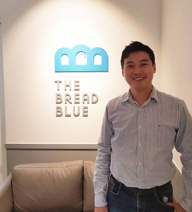 출처: 더브레드블루